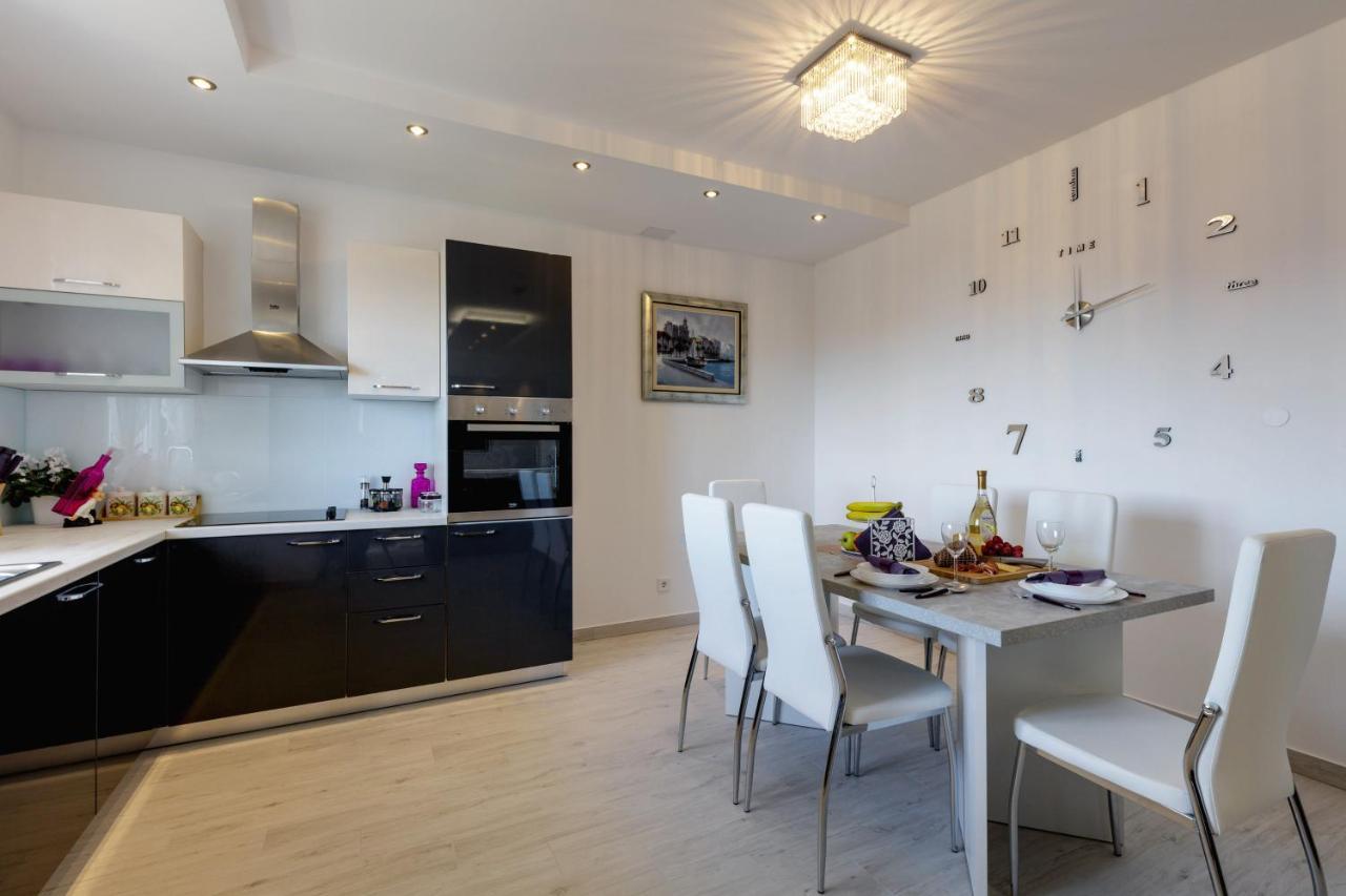 Ferienwohnung Sunny Garden Adria Split Exterior foto