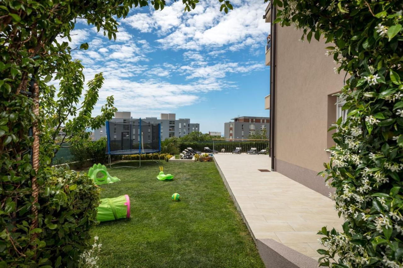 Ferienwohnung Sunny Garden Adria Split Exterior foto