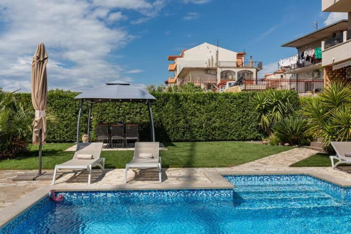 Ferienwohnung Sunny Garden Adria Split Exterior foto