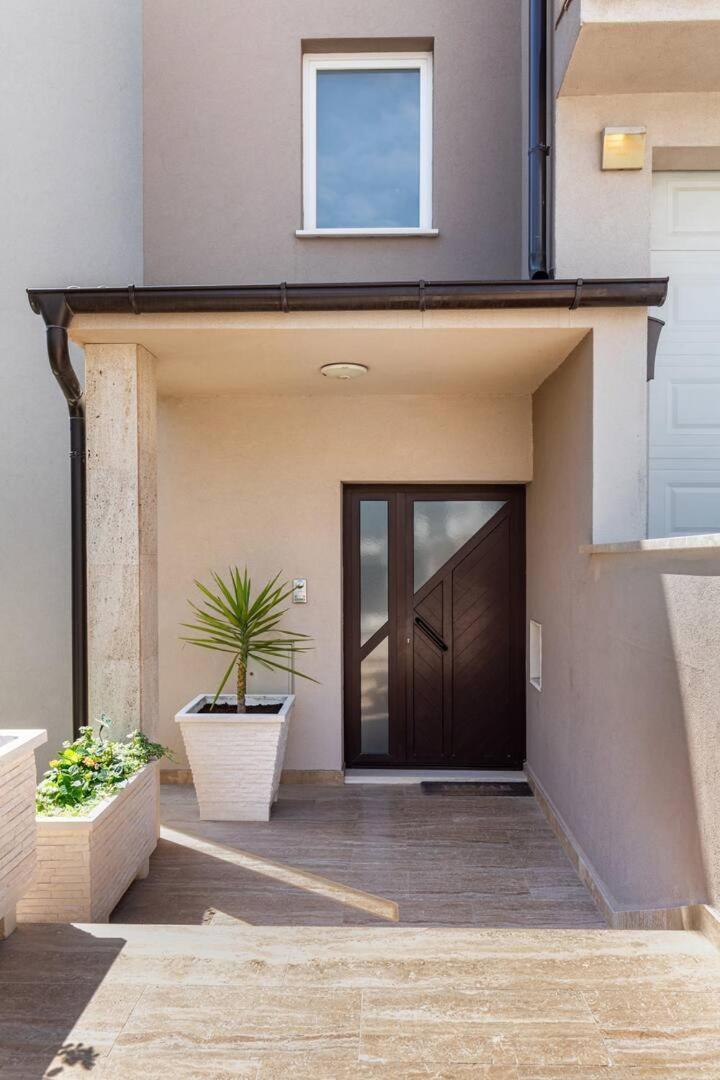 Ferienwohnung Sunny Garden Adria Split Exterior foto